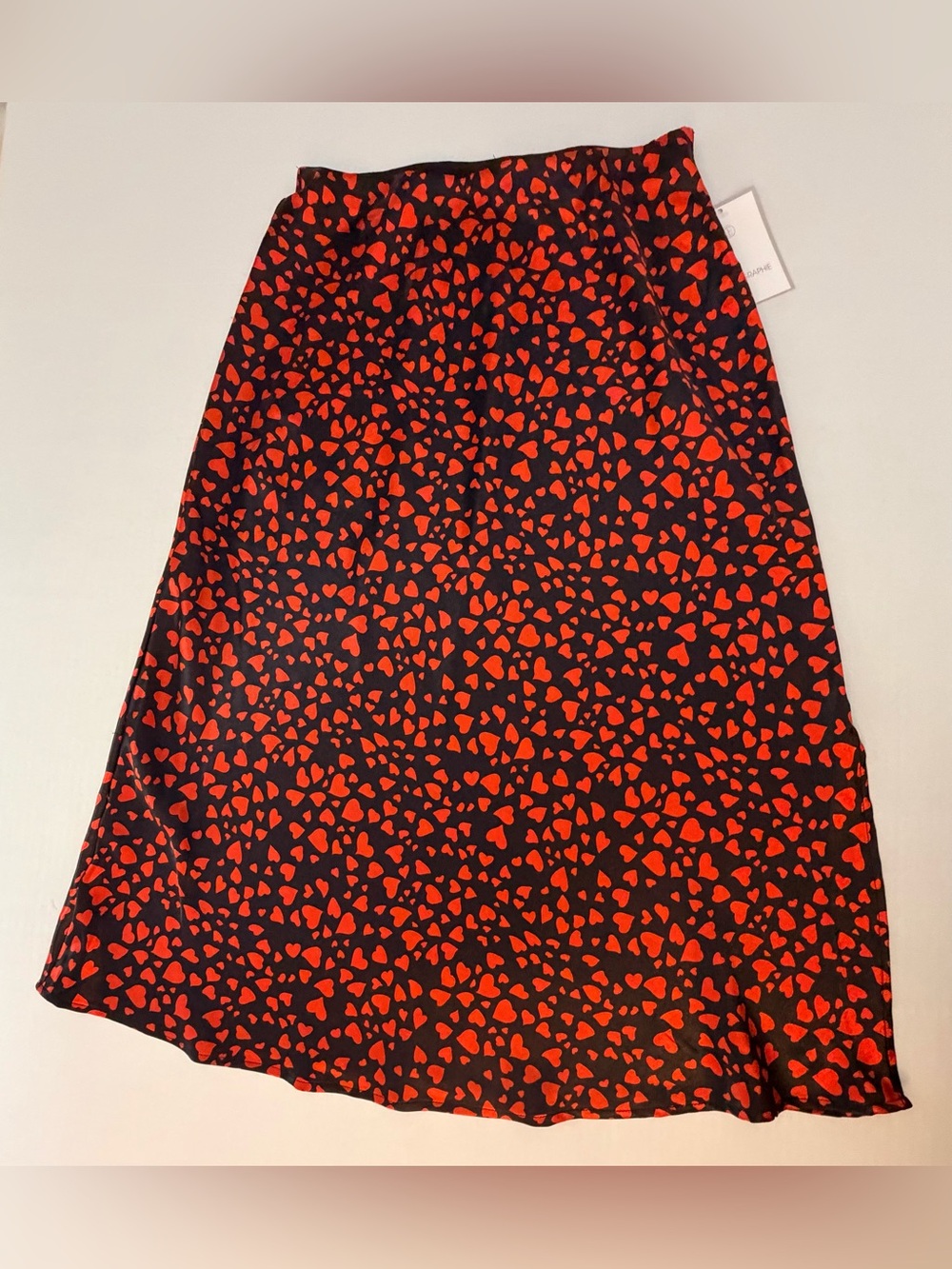 Calligraphie Red Heart Satin Print Midi Skirt Size Small - Picture 2 of 9